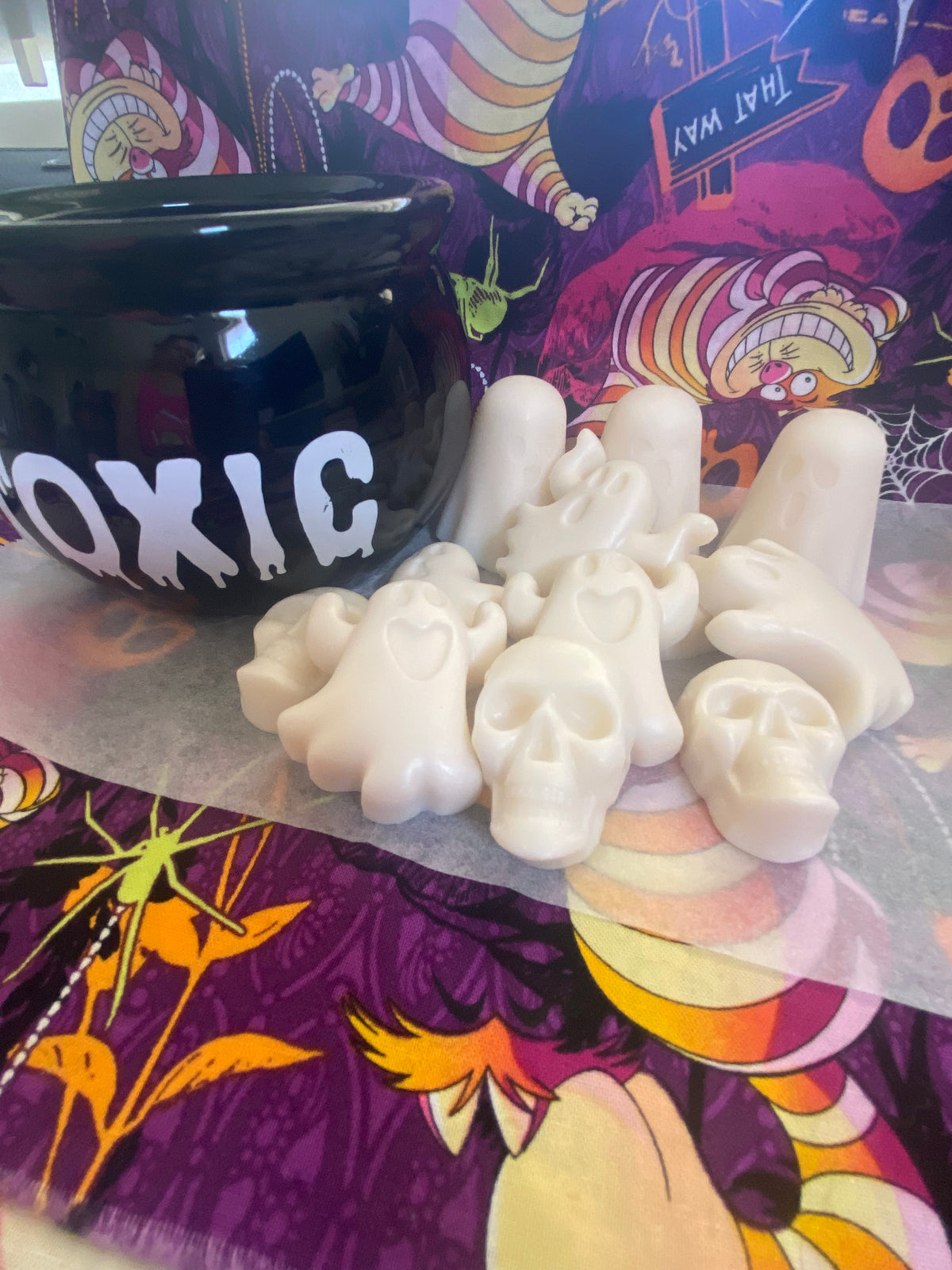 Halloween Melts In A Cauldron Soy & Beeswax Melts